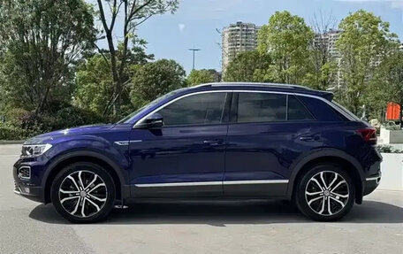 Volkswagen T-Roc I, 2022 год, 1 620 000 рублей, 7 фотография