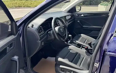 Volkswagen T-Roc I, 2022 год, 1 620 000 рублей, 11 фотография