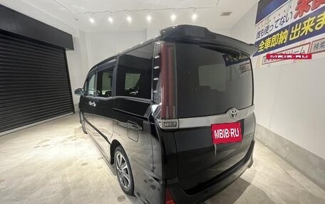 Toyota Noah III, 2021 год, 1 860 007 рублей, 4 фотография