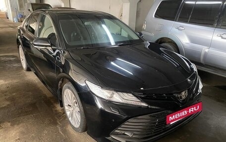 Toyota Camry, 2018 год, 2 000 000 рублей, 3 фотография