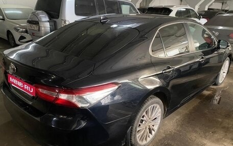 Toyota Camry, 2018 год, 2 000 000 рублей, 4 фотография