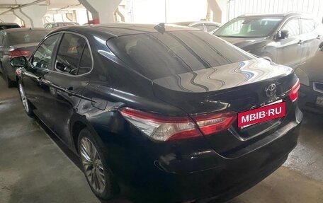 Toyota Camry, 2018 год, 2 000 000 рублей, 2 фотография