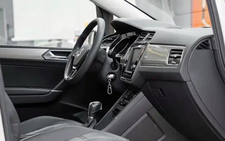 Volkswagen Touran III, 2022 год, 1 732 002 рублей, 10 фотография