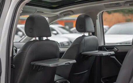 Volkswagen Touran III, 2022 год, 1 732 002 рублей, 25 фотография