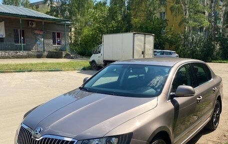Skoda Superb III рестайлинг, 2014 год, 900 000 рублей, 3 фотография