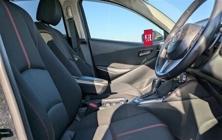 Mazda Demio IV, 2015 год, 850 000 рублей, 2 фотография