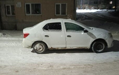 Renault Logan II, 2019 год, 250 000 рублей, 3 фотография
