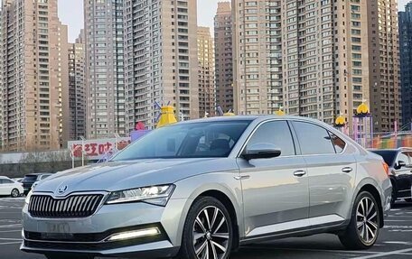Skoda Superb III рестайлинг, 2022 год, 1 850 520 рублей, 4 фотография