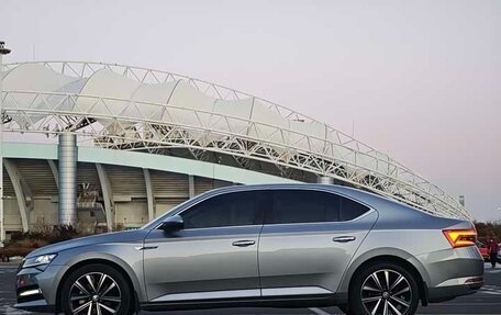 Skoda Superb III рестайлинг, 2022 год, 1 850 520 рублей, 3 фотография