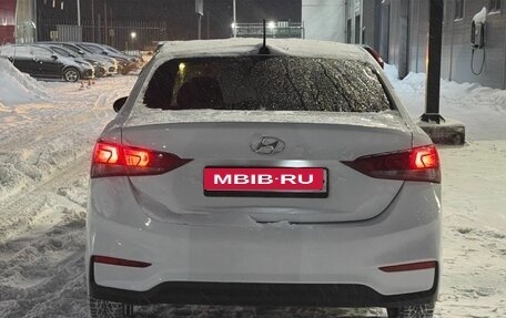 Hyundai Solaris II рестайлинг, 2017 год, 999 000 рублей, 4 фотография