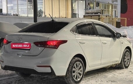 Hyundai Solaris II рестайлинг, 2017 год, 999 000 рублей, 2 фотография