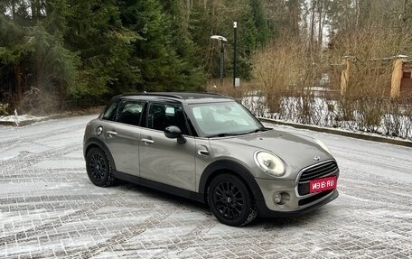 MINI Hatch, 2016 год, 1 850 000 рублей, 1 фотография