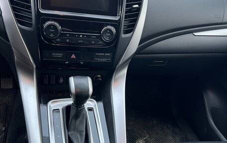 Mitsubishi Pajero Sport III рестайлинг, 2018 год, 2 650 000 рублей, 5 фотография