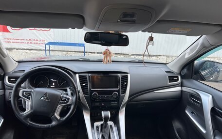 Mitsubishi Pajero Sport III рестайлинг, 2018 год, 2 650 000 рублей, 4 фотография