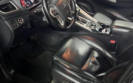 Mitsubishi Pajero Sport III рестайлинг, 2018 год, 2 650 000 рублей, 9 фотография