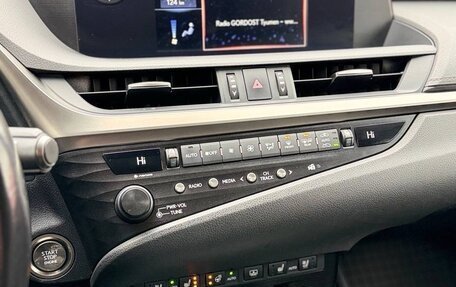 Lexus ES VII, 2018 год, 3 700 000 рублей, 19 фотография