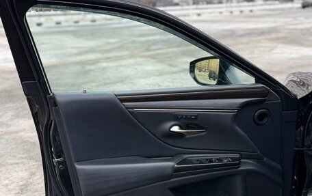 Lexus ES VII, 2018 год, 3 700 000 рублей, 18 фотография