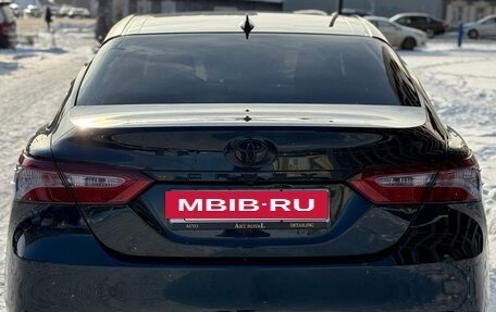 Toyota Camry, 2018 год, 2 400 000 рублей, 4 фотография