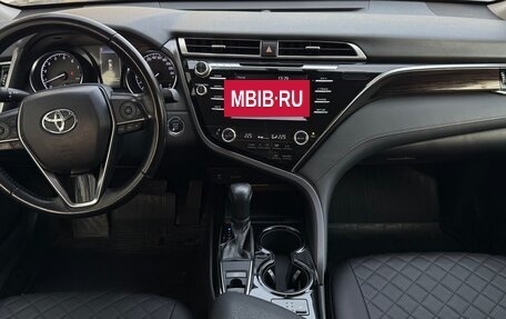 Toyota Camry, 2018 год, 2 400 000 рублей, 5 фотография