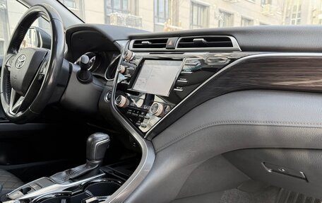 Toyota Camry, 2018 год, 2 400 000 рублей, 12 фотография