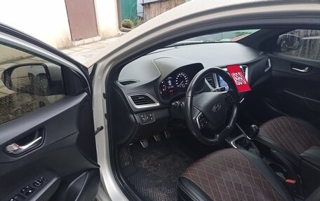 Hyundai Solaris II рестайлинг, 2019 год, 1 330 000 рублей, 13 фотография