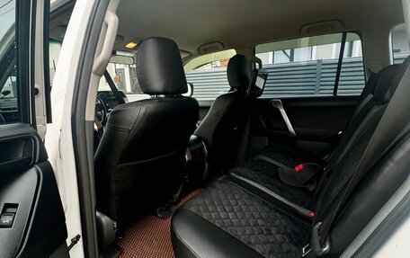 Toyota Land Cruiser Prado 150 рестайлинг 2, 2011 год, 2 890 000 рублей, 7 фотография