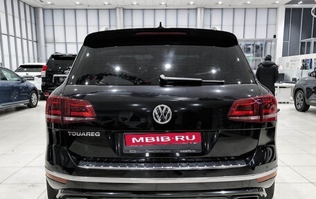 Volkswagen Touareg III, 2016 год, 2 950 000 рублей, 7 фотография