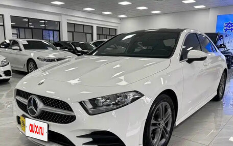 Mercedes-Benz A-Класс, 2022 год, 1 870 000 рублей, 3 фотография