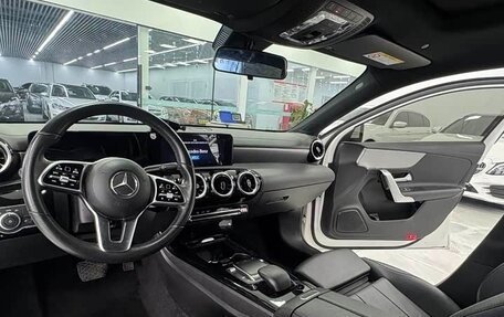 Mercedes-Benz A-Класс, 2022 год, 1 870 000 рублей, 11 фотография