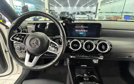 Mercedes-Benz A-Класс, 2022 год, 1 870 000 рублей, 12 фотография