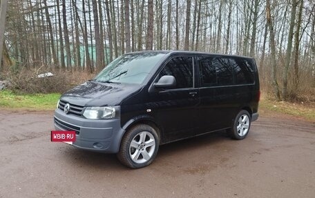 Volkswagen Caravelle T5, 2012 год, 2 030 000 рублей, 2 фотография