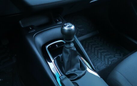 Toyota Corolla, 2019 год, 1 749 000 рублей, 20 фотография