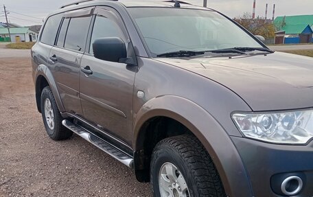 Mitsubishi Pajero Sport II рестайлинг, 2012 год, 1 730 000 рублей, 3 фотография