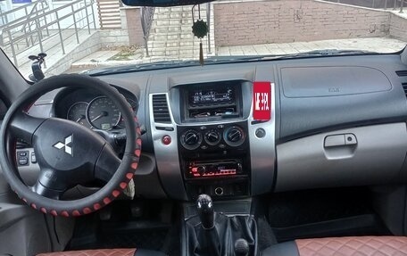 Mitsubishi Pajero Sport II рестайлинг, 2012 год, 1 730 000 рублей, 11 фотография