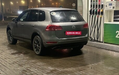 Volkswagen Touareg III, 2011 год, 1 550 000 рублей, 6 фотография