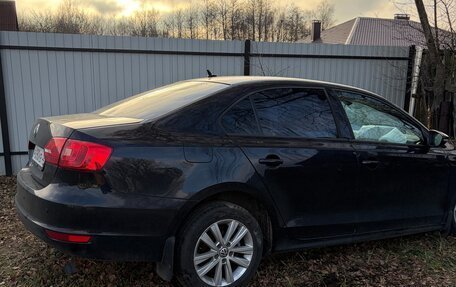 Volkswagen Jetta VI, 2013 год, 340 000 рублей, 2 фотография