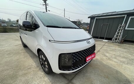 Hyundai Staria, 2024 год, 4 460 000 рублей, 1 фотография