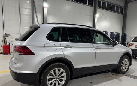 Volkswagen Tiguan II, 2019 год, 2 300 000 рублей, 16 фотография