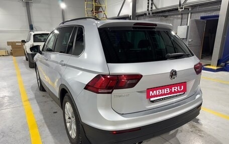Volkswagen Tiguan II, 2019 год, 2 300 000 рублей, 14 фотография