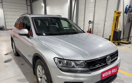 Volkswagen Tiguan II, 2019 год, 2 300 000 рублей, 10 фотография