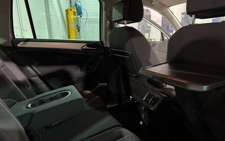 Volkswagen Tiguan II, 2019 год, 2 300 000 рублей, 22 фотография