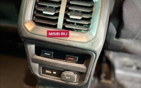 Volkswagen Tiguan II, 2019 год, 2 300 000 рублей, 26 фотография