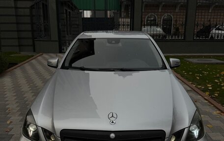 Mercedes-Benz E-Класс, 2010 год, 1 350 000 рублей, 2 фотография