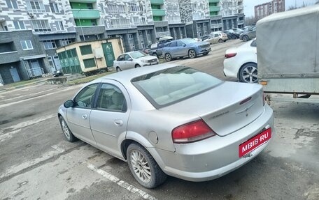 Chrysler Sebring II, 2005 год, 267 000 рублей, 3 фотография