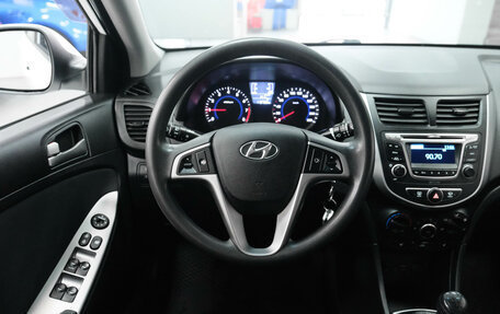 Hyundai Solaris II рестайлинг, 2016 год, 890 000 рублей, 16 фотография