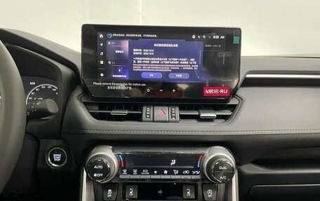 Toyota RAV4, 2025 год, 4 265 000 рублей, 17 фотография