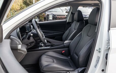 Hyundai Elantra, 2023 год, 2 349 000 рублей, 14 фотография