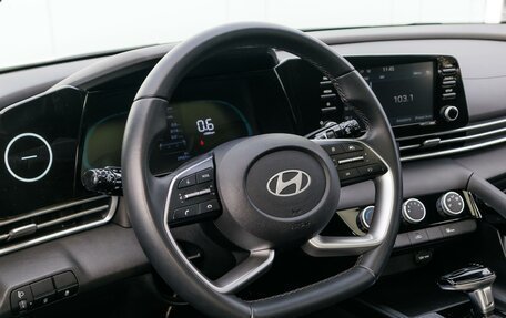 Hyundai Elantra, 2023 год, 2 349 000 рублей, 16 фотография