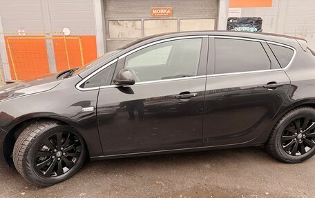 Opel Astra J, 2011 год, 800 000 рублей, 1 фотография