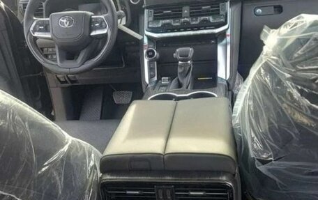 Toyota Land Cruiser, 2024 год, 13 740 000 рублей, 13 фотография